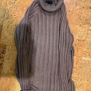 Ribbed turtle neck Sweater
